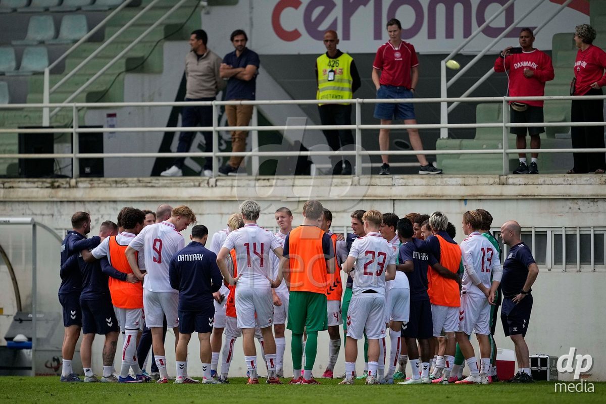 MEALHADA, PORTUGAL - SEPTEMBER 30: Denmark team after the International Friendly match between Denmark U17 and Qatar U17 at Estadio Municipal Dr. Americo Couto on September 30, 2026 in Mealhada, Portugal.