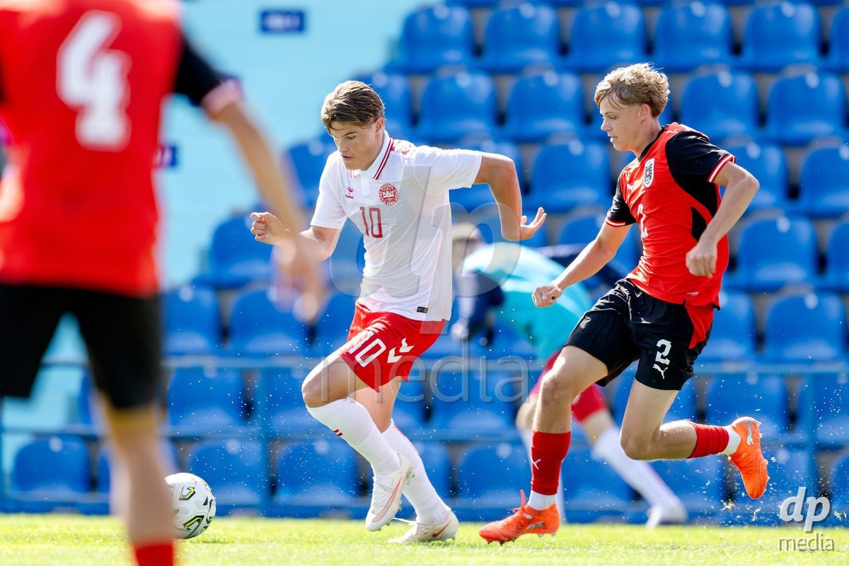 VIZELA, PORTUGAL - SEPTEMBER 30: Nicolas Gammelgaard of Denmark U19, Rafael Feldinger of Austria U19 during the International Friendly match between Denmark U19 and Austria U19 at Estadio FC Vizela on September 30, 2026 in Vizela, Portugal