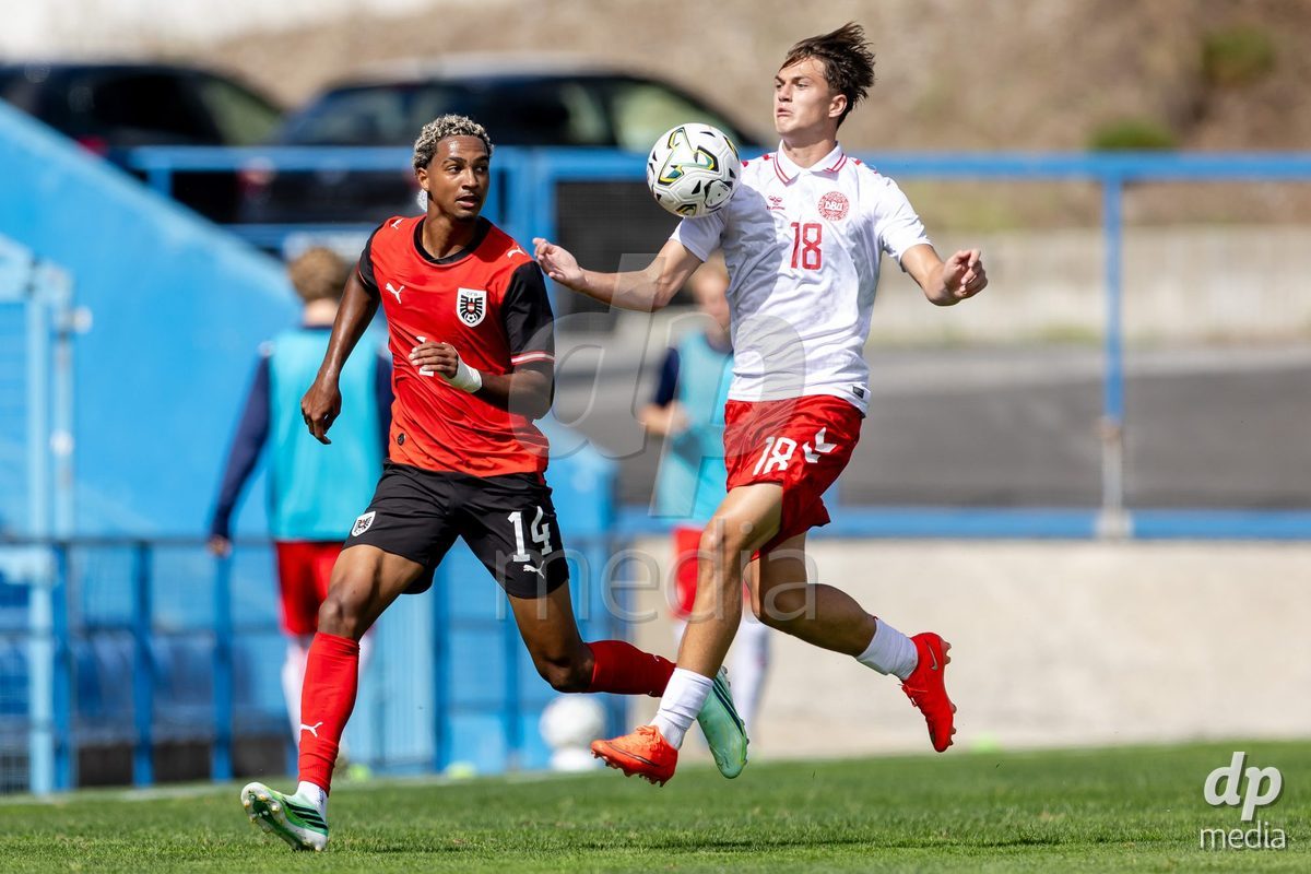 VIZELA, PORTUGAL - SEPTEMBER 30: Tare Ekereokosu of Austria U19, Tjalfe Svendsen of Denmark U19 during the International Friendly match between Denmark U19 and Austria U19 at Estadio FC Vizela on September 30, 2026 in Vizela, Portugal