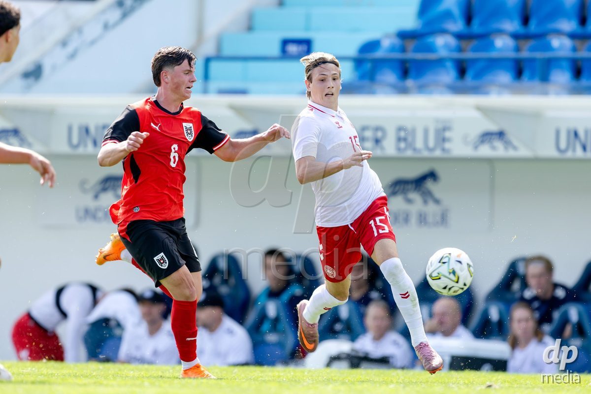 VIZELA, PORTUGAL - SEPTEMBER 30: Michael Matosevic of Austria U19, Philip Keller of Denmark U19 during the International Friendly match between Denmark U19 and Austria U19 at Estadio FC Vizela on September 30, 2026 in Vizela, Portugal
