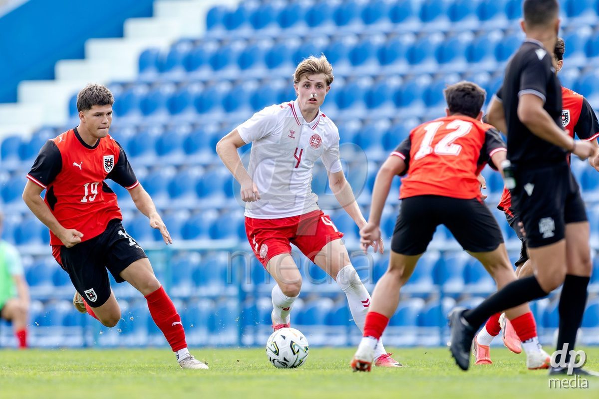VIZELA, PORTUGAL - SEPTEMBER 30: Dino Delic of Austria U19, Mikkel Kupijbida of Denmark U19 during the International Friendly match between Denmark U19 and Austria U19 at Estadio FC Vizela on September 30, 2026 in Vizela, Portugal