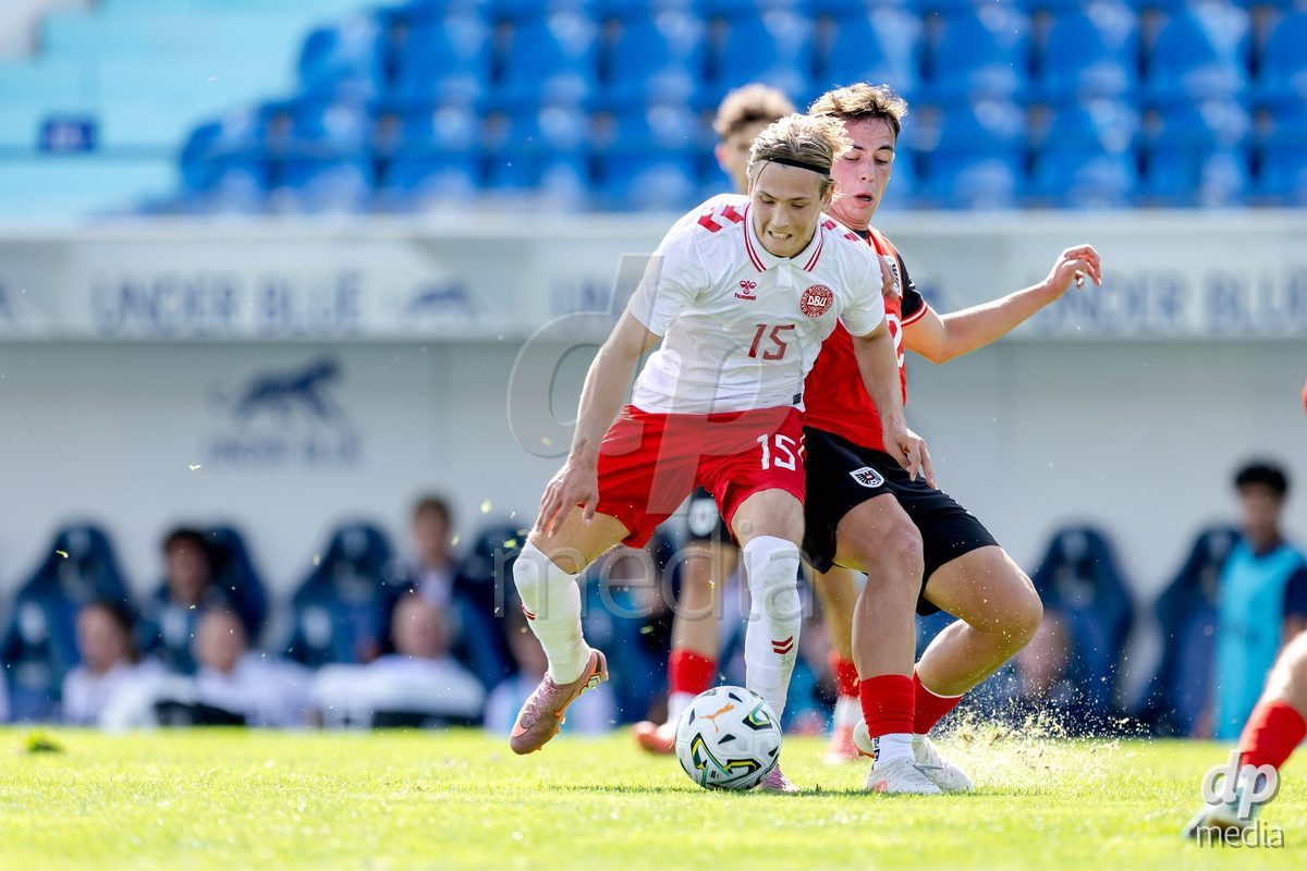 VIZELA, PORTUGAL - SEPTEMBER 30: Philip Keller of Denmark U19, Benjamin Glitia of Austria U19 during the International Friendly match between Denmark U19 and Austria U19 at Estadio FC Vizela on September 30, 2026 in Vizela, Portugal