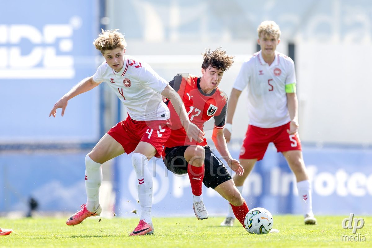 VIZELA, PORTUGAL - SEPTEMBER 30: Mikkel Kupijbida of Denmark U19, Paul Krapf of Austria U19  during the International Friendly match between Denmark U19 and Austria U19 at Estadio FC Vizela on September 30, 2026 in Vizela, Portugal