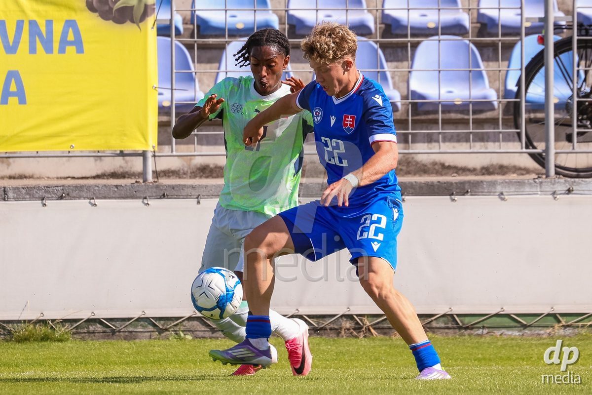 SENEC, SLOVAKIA - OCTOBER 1: Josiah Seyfu 17 of Switzerland controls the ball during International Friendly football match between Slovakia U19 and Switzerland U19 at NTC Senec on October on 1st October 2026 in Senec, Slovakia.