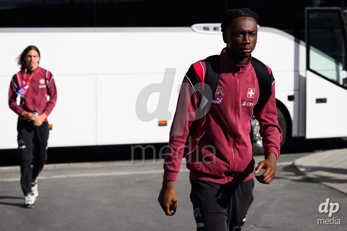 KOSMONSY, CZECH REPUBLIC - SEPTEMBER 30: Bright Ocran of Switzerland during the team's arrival at the stadium  before the International Friendly match between Switzerland U18 and Greece U18 on September 30, 2026 in Kosmonsy, Czech Republic.