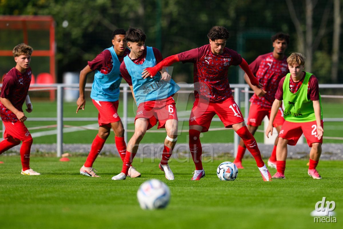 KOSMONSY, CZECH REPUBLIC - SEPTEMBER 30: Aldin Smajic (no.6), Timo Wiesner (no.17) and Wael Jolissaint of Switzerland during warm up before the International Friendly match between Switzerland U18 and Greece U18 on September 30, 2026 in Kosmonsy, Czech Republic.