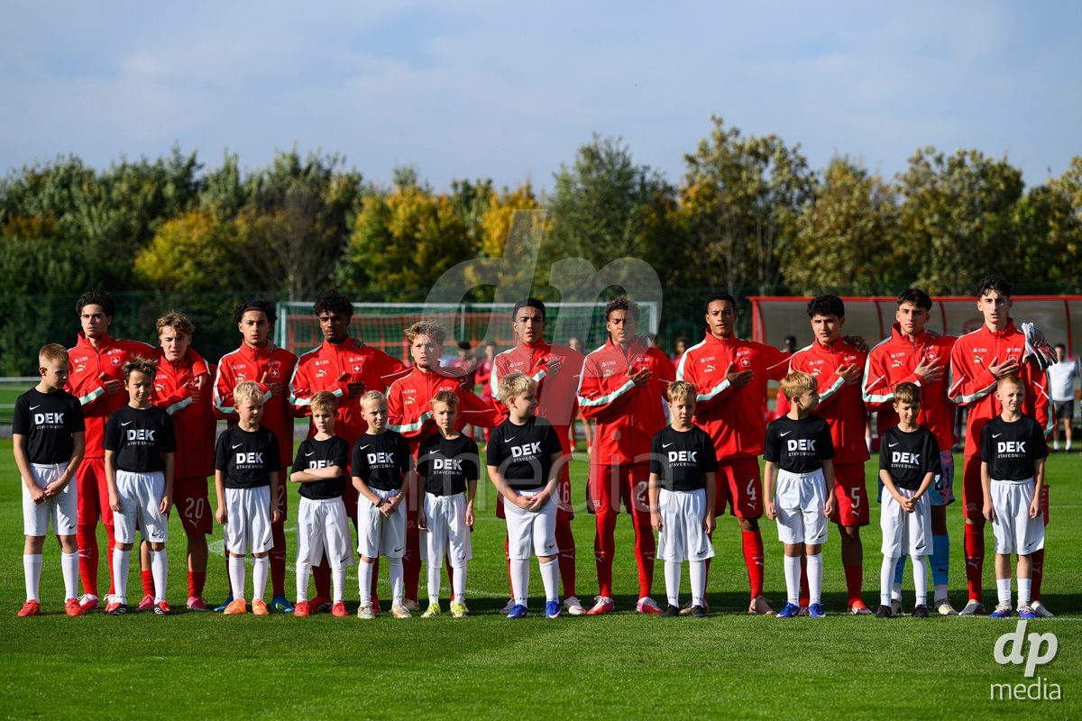 KOSMONSY, CZECH REPUBLIC - SEPTEMBER 30: The Swiss team during the national anthem during  the International Friendly match between Switzerland U18 and Greece U18 on September 30, 2026 in Kosmonsy, Czech Republic.