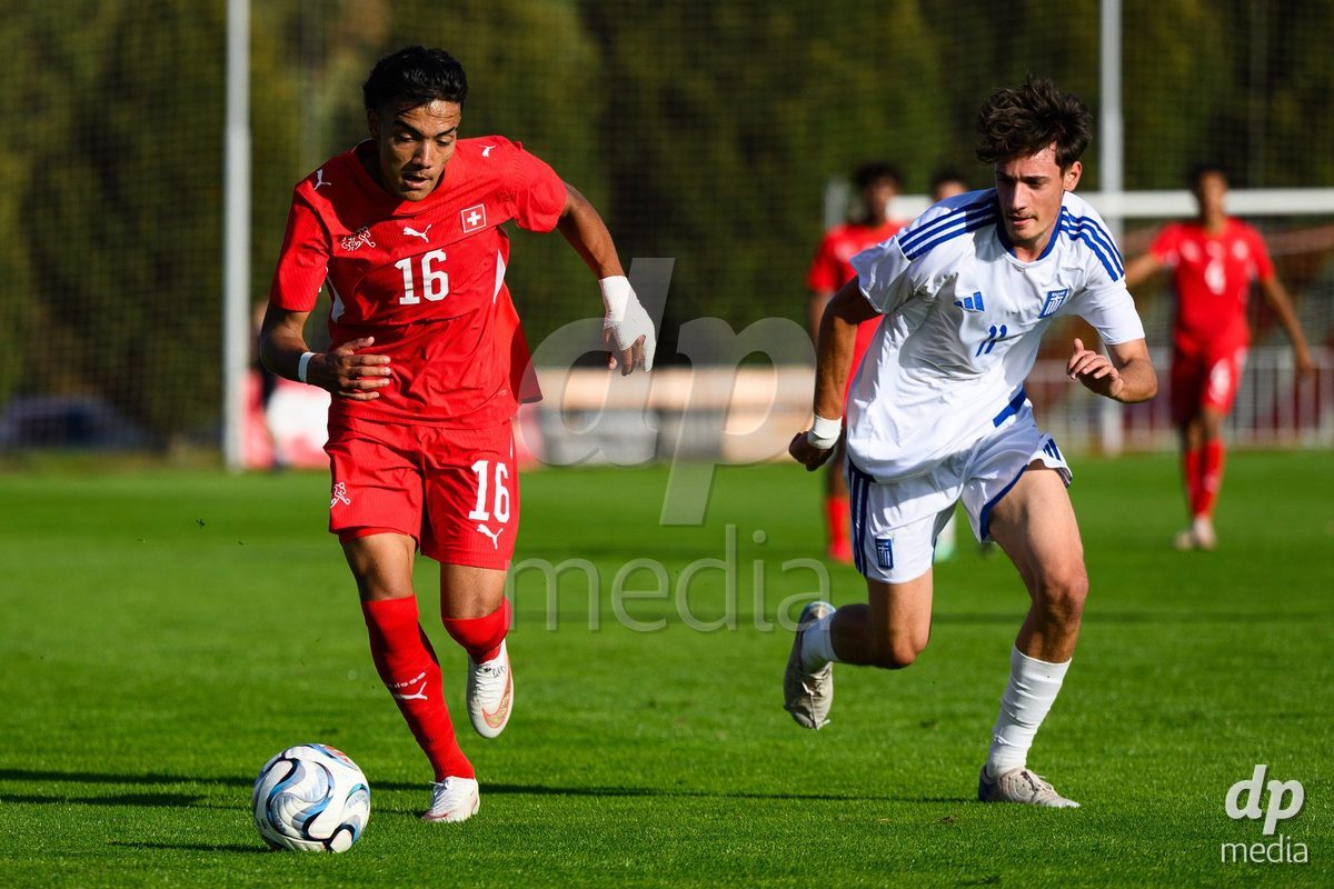 KOSMONSY, CZECH REPUBLIC - SEPTEMBER 30: Aaron Davis of Switzerland and Konstantinos Karangelis of Greece during the International Friendly match between Switzerland U18 and Greece U18 on September 30, 2026 in Kosmonsy, Czech Republic.