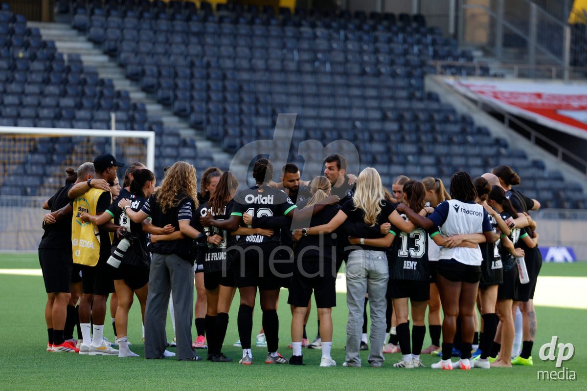 BERN, SWITZERLAND  - September 6: Team of FC Yverdon Women after the AXA Women's Super League match between BSC YB Frauen and FC Yverdon Women at Wankdorf Stadion on September 6, 2026 in Bern, Switzerland.