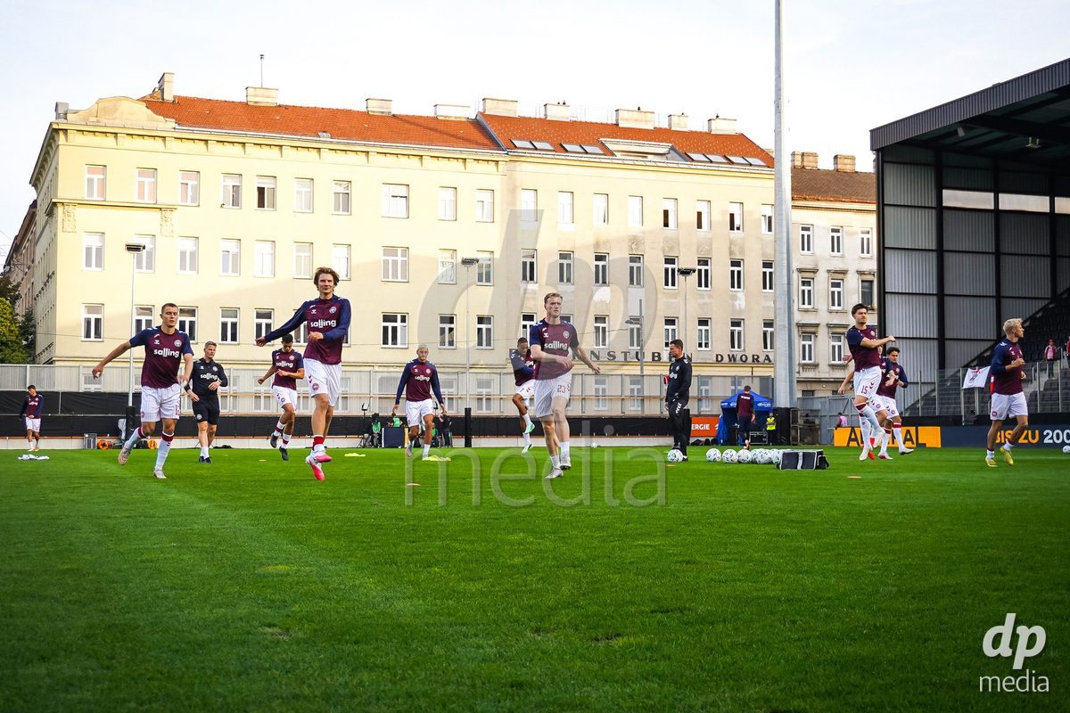 VIENNA, AUSTRIA - OCTOBER 2: Warum up during the UEFA European Qualifiers match between Austria U21 and Denmark U21 at Wiener Sport-Club Stadion on October 2, 2026 in Vienna, Austria.