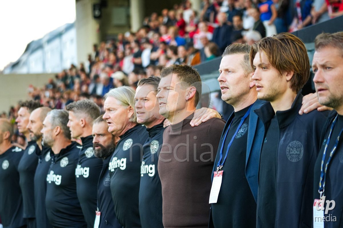 VIENNA, AUSTRIA - OCTOBER 2: Lars Knudsen (Dänemark U21, Trainer) with Staff during the UEFA European Qualifiers match between Austria U21 and Denmark U21 at Wiener Sport-Club Stadion on October 2, 2026 in Vienna, Austria.