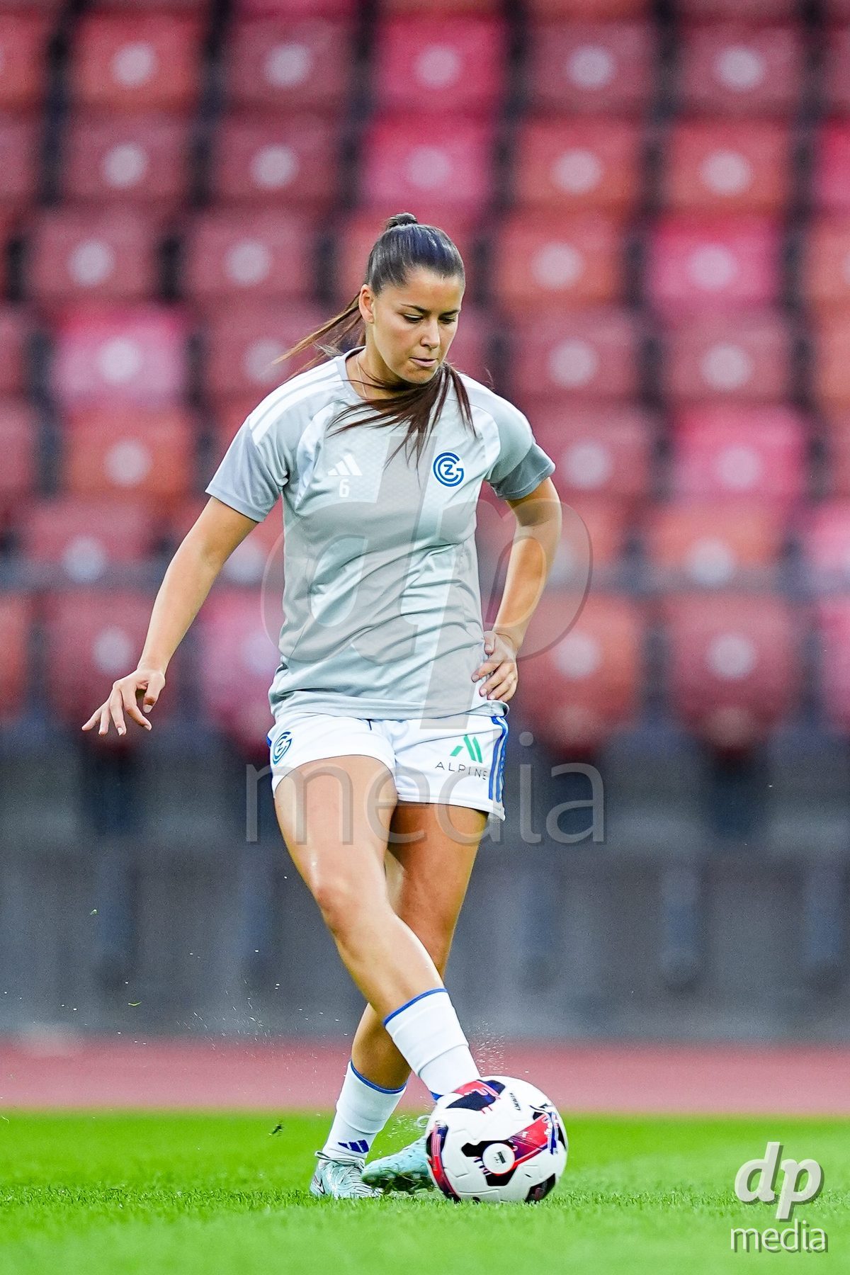 ZURICH, SWITZERLAND - OCTOBER 2: Luna Lemperiere of Grasshopper Club Zurich during warm up prior to the AXA Women's Super League match between GC Frauenfussball and FC Zurich at Letzigrund on October 2, 2026 in Zurich, Switzerland.