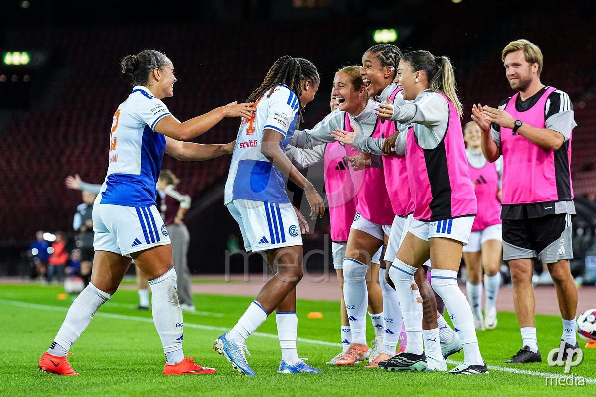 ZURICH, SWITZERLAND - OCTOBER 2: Kayla Mckenna of Grasshopper Club Zurich celebrates with teammates the fourth team goal during the AXA Women's Super League match between GC Frauenfussball and FC Zurich at Letzigrund on October 2, 2026 in Zurich, Switzerland.