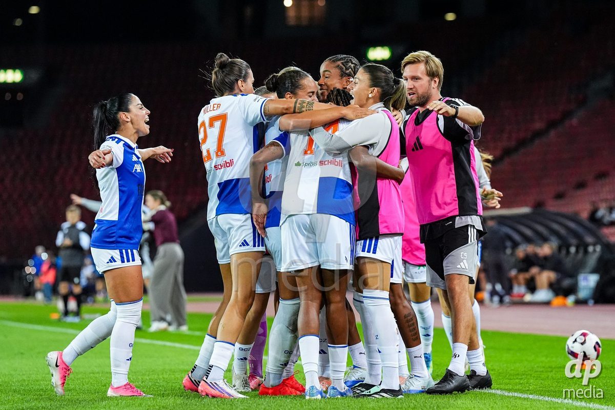 ZURICH, SWITZERLAND - OCTOBER 2: Kayla Mckenna of Grasshopper Club Zurich celebrates with teammates the fourth team goal during the AXA Women's Super League match between GC Frauenfussball and FC Zurich at Letzigrund on October 2, 2026 in Zurich, Switzerland.