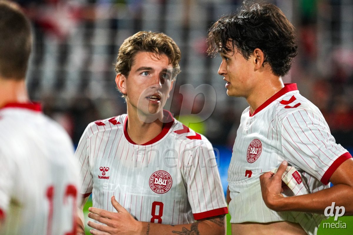 VIENNA, AUSTRIA - OCTOBER 2: Tobias Storm (Dänemark U21, 3) mit Valdemar Byskov Andreasen (Dänemark U21, 8)during the UEFA European Qualifiers match between Austria U21 and Denmark U21 at Wiener Sport-Club Stadion on October 2, 2026 in Vienna, Austria.