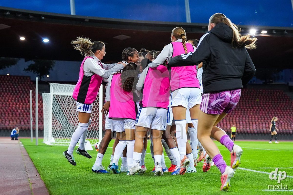 ZURICH, SWITZERLAND - OCTOBER 2: Ella Ljustina of Grasshopper Club Zurich celebrates with teammates after scoring her teams second goal during the AXA Women's Super League match between GC Frauenfussball and FC Zurich at Letzigrund on October 2, 2026 in Zurich, Switzerland.
