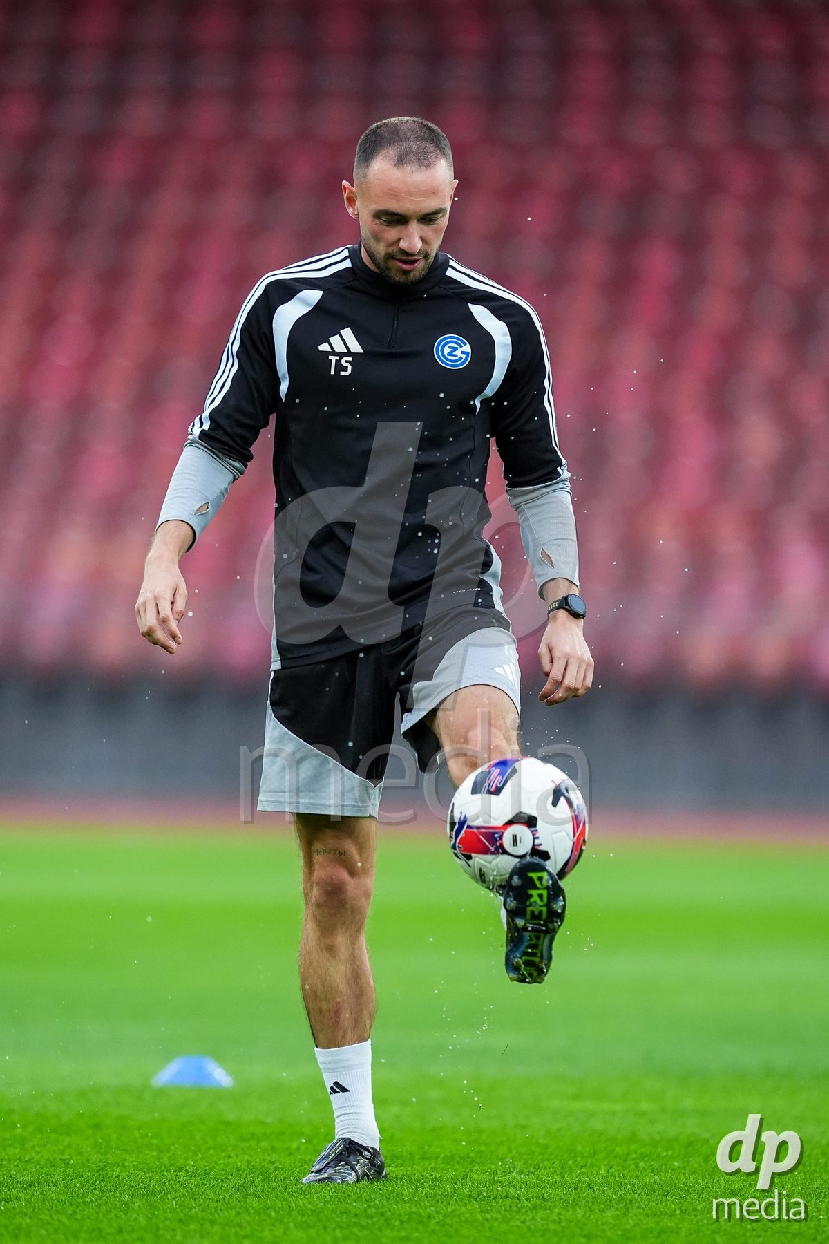 ZURICH, SWITZERLAND - OCTOBER 2: Assistant coach ThiagoSemadeni of Grasshopper Club Zurich ahead of the AXA Women's Super League match between GC Frauenfussball and FC Zurich at Letzigrund on October 2, 2026 in Zurich, Switzerland.