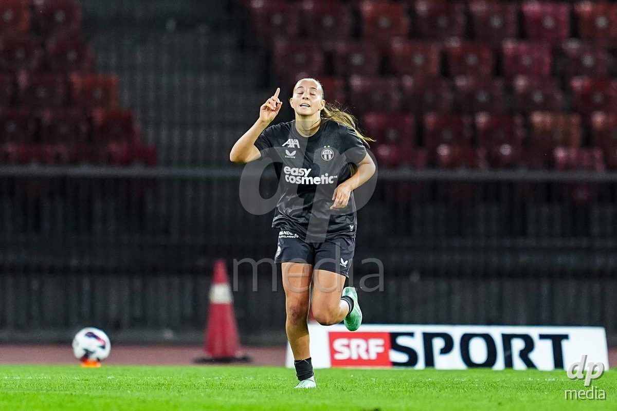 ZURICH, SWITZERLAND - OCTOBER 2: Janina Egli of FC Zurich celebrates scoring the first team goal during the AXA Women's Super League match between GC Frauenfussball and FC Zurich at Letzigrund on October 2, 2026 in Zurich, Switzerland.