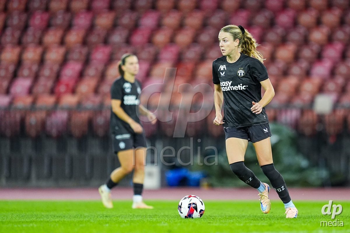 ZURICH, SWITZERLAND - OCTOBER 2: Briana Eads of FC Zurich controls the ball  during the AXA Women's Super League match between GC Frauenfussball and FC Zurich at Letzigrund on October 2, 2026 in Zurich, Switzerland.