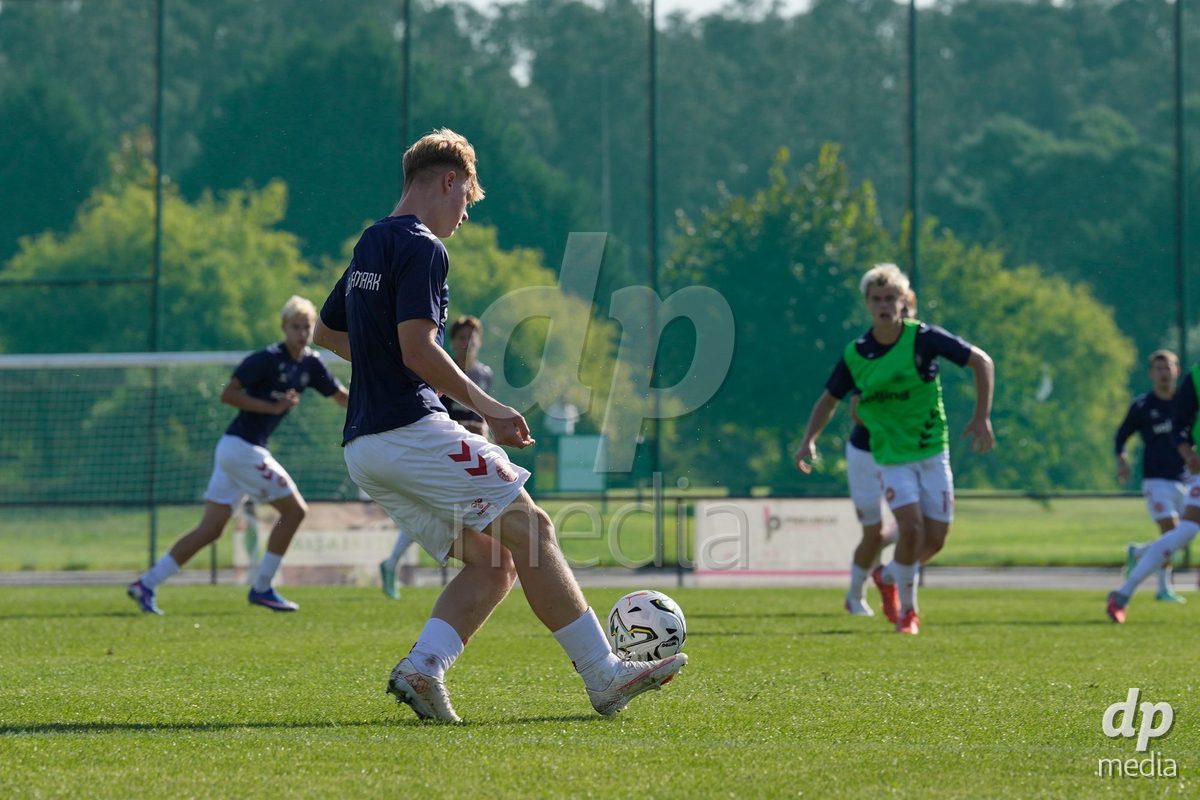 CANTAHEDE, PORTUGAL- OCTOBER 3: Denmark warming up during the International Friendly match between Denmark U17 and Saudi Arabia U17 at Complexo Desportivo de Cantanhede on October 3, 2026 in Cantanhede, Portugal.