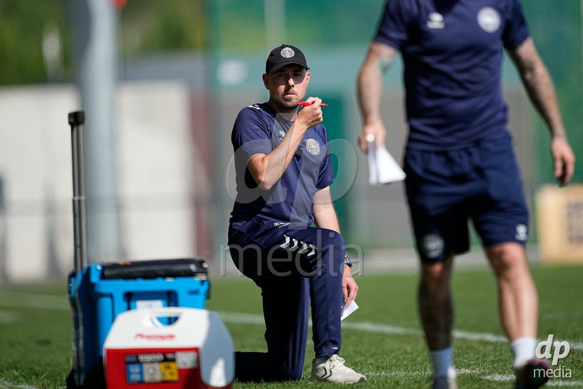 CANTAHEDE, PORTUGAL- OCTOBER 3: Kasper Kececi, Head Coach of Denmark during the International Friendly match between Denmark U17 and Saudi Arabia U17 at Complexo Desportivo de Cantanhede on October 3, 2026 in Cantanhede, Portugal.