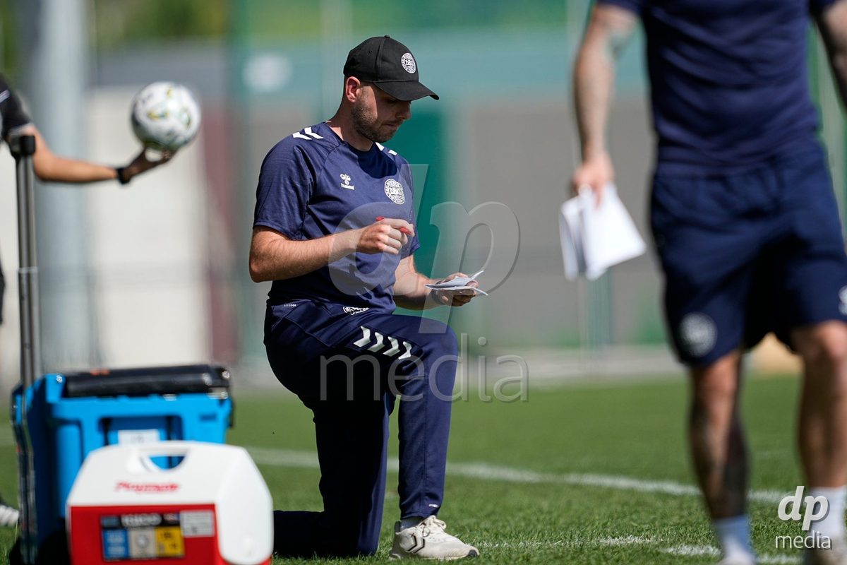 CANTAHEDE, PORTUGAL- OCTOBER 3: Kasper Kececi, Head Coach of Denmark during the International Friendly match between Denmark U17 and Saudi Arabia U17 at Complexo Desportivo de Cantanhede on October 3, 2026 in Cantanhede, Portugal.