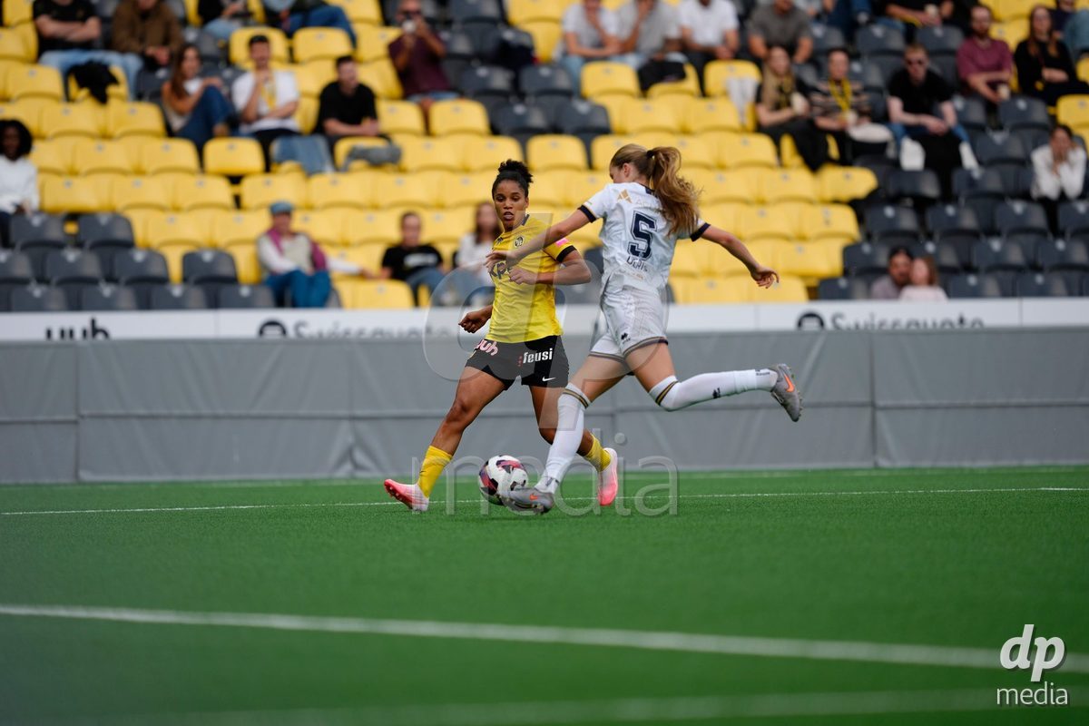 BERN, SWITZERLAND - OCTOBER 3: Josephine Afua Kyerewaa Bonsu (47 YB Frauen) against Valentina Gerlof (5 FCL) during the AXA Women's Super League match between BSC YB Frauen and FC Luzern at Wankdorf Stadion on October 3, 2026 in Bern, Switzerland.