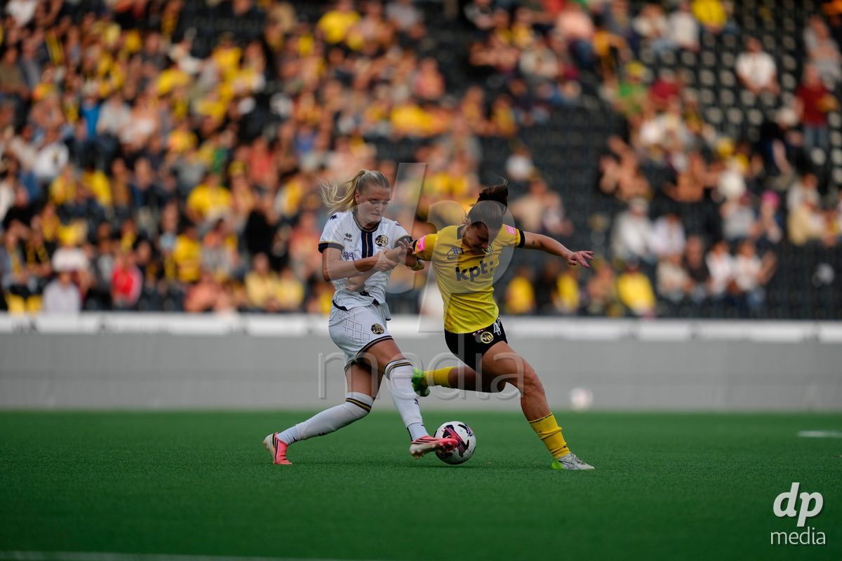BERN, SWITZERLAND - OCTOBER 3: Romy Baraniak (8 FCL) against Emilie Bernhardt (31 YB Frauen) during the AXA Women's Super League match between BSC YB Frauen and FC Luzern at Wankdorf Stadion on October 3, 2026 in Bern, Switzerland.