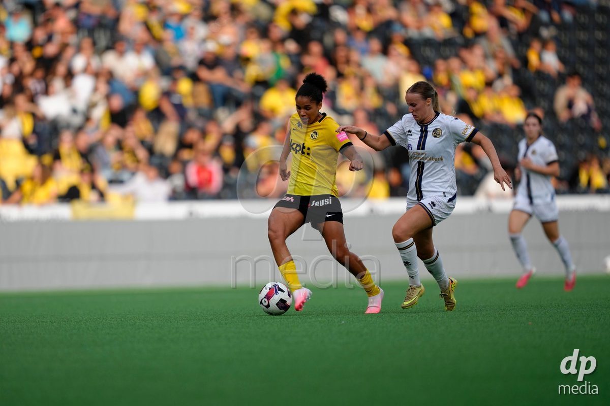 BERN, SWITZERLAND - OCTOBER 3: Josephine Afua Kyerewaa Bonsu (47 YB Frauen) against Barbara Reger (16 FCL) during the AXA Women's Super League match between BSC YB Frauen and FC Luzern at Wankdorf Stadion on October 3, 2026 in Bern, Switzerland.