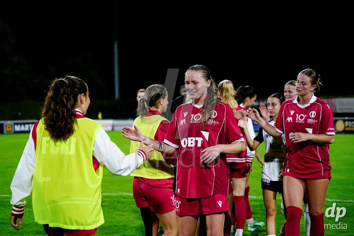 RAPPERSWIL, SWITZERLAND - OCTOBER 3: Players of FC Rapperswil-Jona celebrating after winning the AXA Women's Super League match between FC Rapperswil-Jona and FC Aarau Frauen at Grunfeld on October 3, 2026 in Rapperswil, Switzerland.
