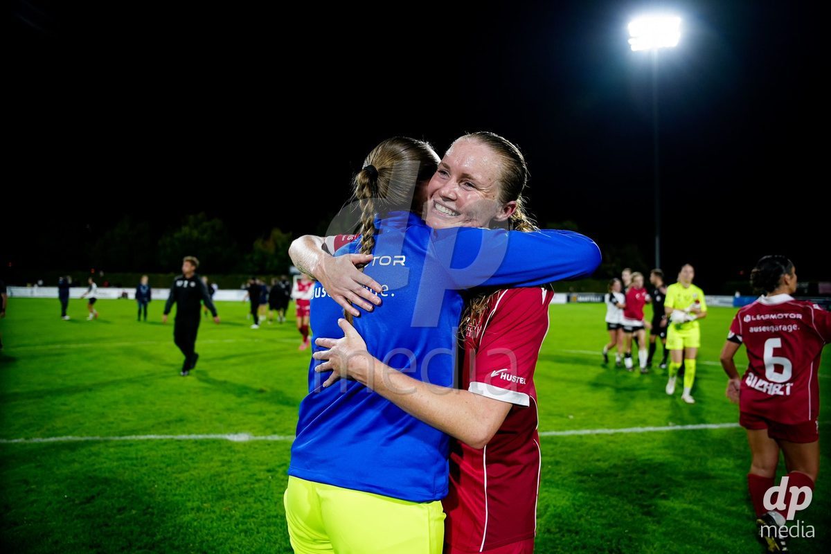 RAPPERSWIL, SWITZERLAND - OCTOBER 3: Players of FC Rapperswil-Jona celebrating after winning the AXA Women's Super League match between FC Rapperswil-Jona and FC Aarau Frauen at Grunfeld on October 3, 2026 in Rapperswil, Switzerland.