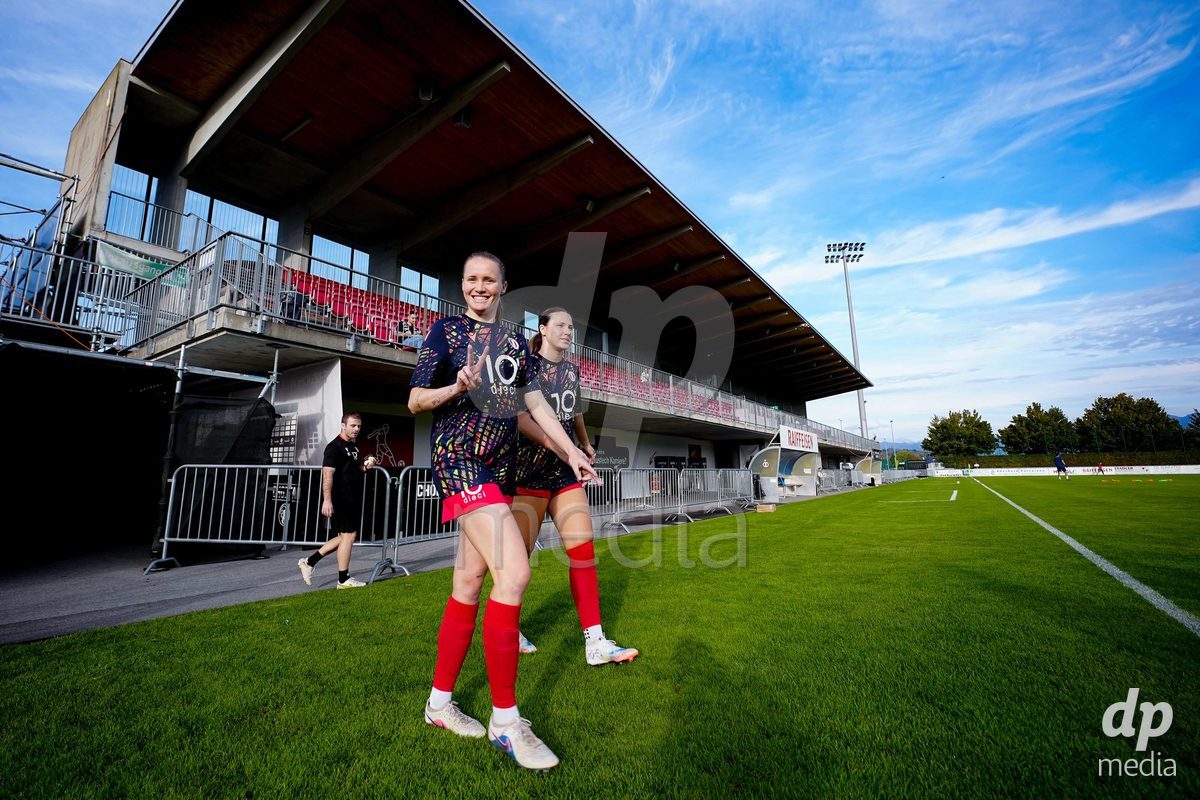 RAPPERSWIL, SWITZERLAND - OCTOBER 3: Players of FC Rapperswil-Jona warming up during the AXA Women's Super League match between FC Rapperswil-Jona and FC Aarau Frauen at Grunfeld on October 3, 2026 in Rapperswil, Switzerland.