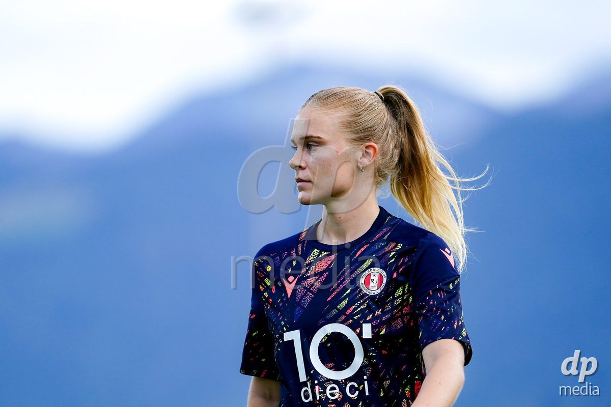 RAPPERSWIL, SWITZERLAND - OCTOBER 3: Cecilia Eileen Bertiena Way of FC Rapperswil-Jona warming up during the AXA Women's Super League match between FC Rapperswil-Jona and FC Aarau Frauen at Grunfeld on October 3, 2026 in Rapperswil, Switzerland.