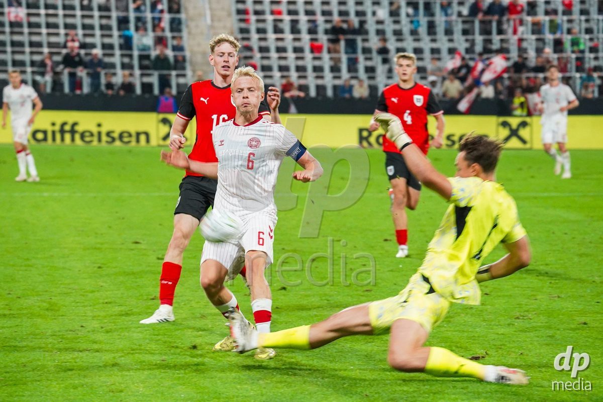 VIENNA, AUSTRIA - OCTOBER 2: Oscar Hojlund (Dänemark U21, 6) during the UEFA European Qualifiers match between Austria U21 and Denmark U21 at Wiener Sport-Club Stadion on October 2, 2026 in Vienna, Austria.