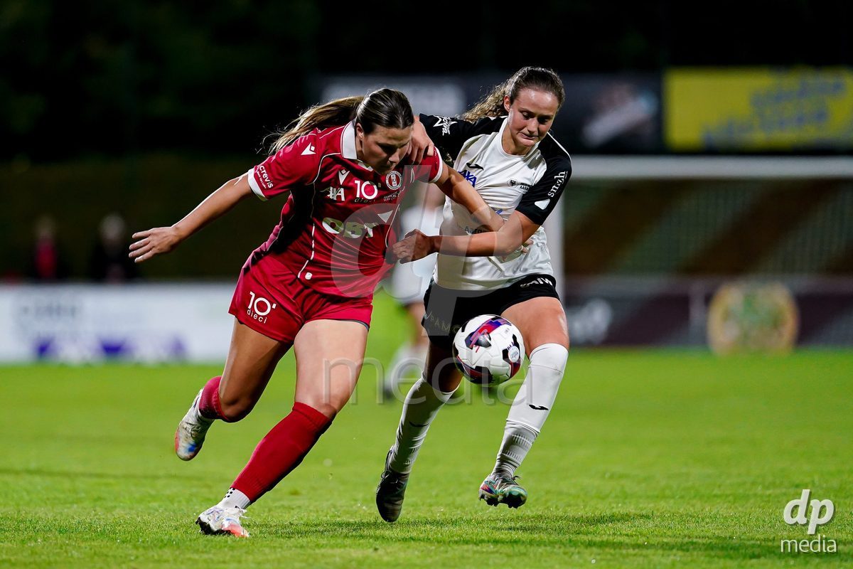 RAPPERSWIL, SWITZERLAND - OCTOBER 3: Martina Cocino of FC Aarau Frauen (R) and Olivia Halina Borgen of FC Rapperswil-Jona (L) battle for the ball during the AXA Women's Super League match between FC Rapperswil-Jona and FC Aarau Frauen at Grunfeld on October 3, 2026 in Rapperswil, Switzerland.