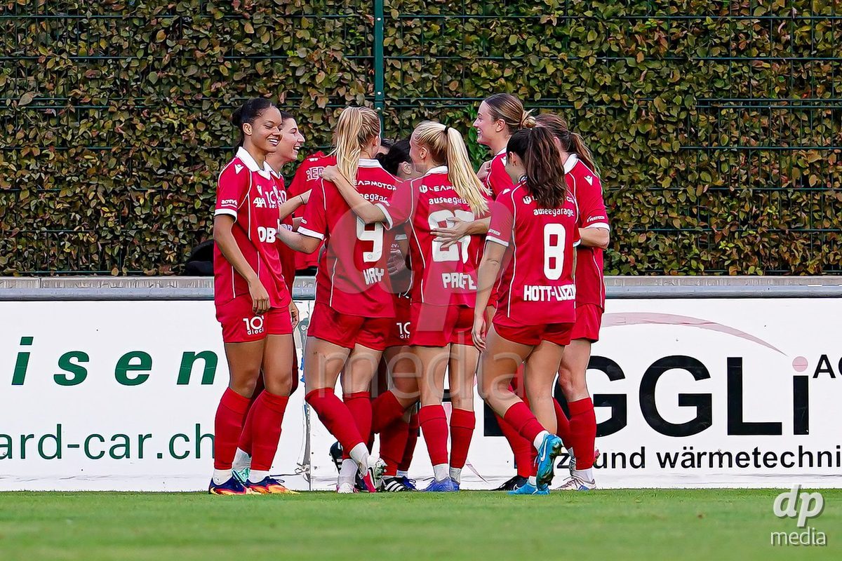 RAPPERSWIL, SWITZERLAND - OCTOBER 3: Players of FC Rapperswil-Jona celebrating after goal during the AXA Women's Super League match between FC Rapperswil-Jona and FC Aarau Frauen at Grunfeld on October 3, 2026 in Rapperswil, Switzerland.