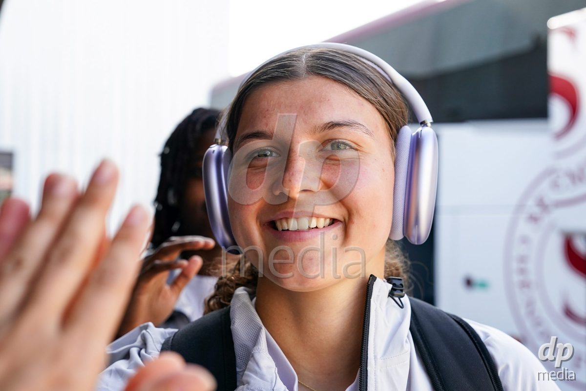 WIL, SWITZERLAND - OCTOBER 4: Chiara Wallin of Servette FC Chenois Feminin arrives prior to the the AXA Women's Super League match between FC St. Gallen 1879 and Servette FC Chenois Feminin at Lidl Sportpark on October 4, 2026 in Wil, Switzerland.