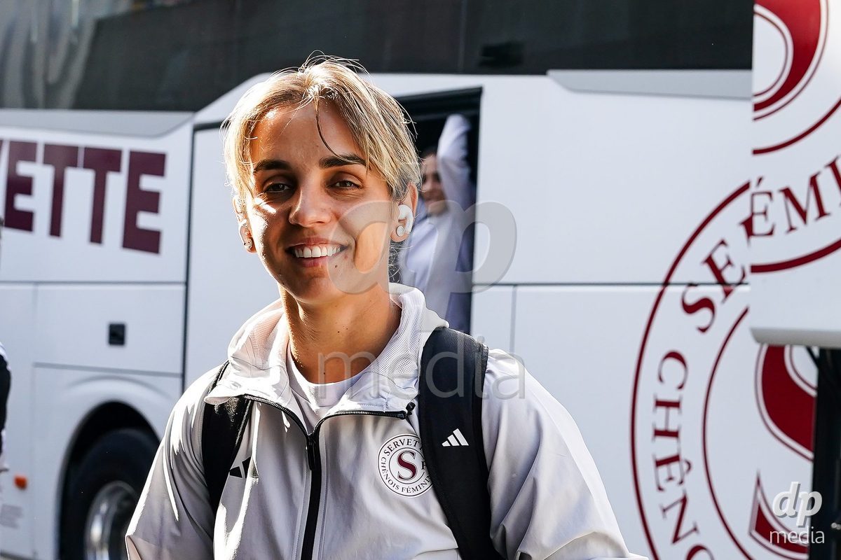 WIL, SWITZERLAND - OCTOBER 4: Players arrival Servette prior to the AXA Women's Super League match between FC St. Gallen 1879 and Servette FC Chenois Feminin at Lidl Sportpark on October 4, 2026 in Wil, Switzerland.