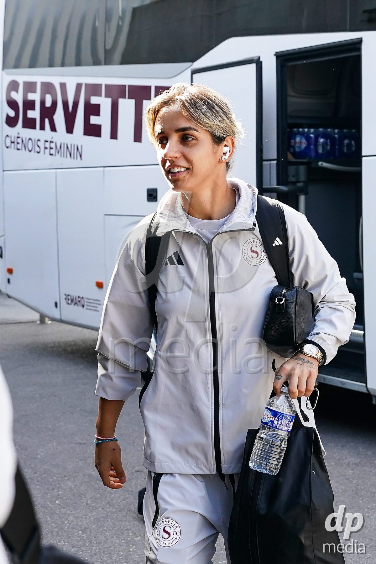 WIL, SWITZERLAND - OCTOBER 4: Players arrival Servette prior to the AXA Women's Super League match between FC St. Gallen 1879 and Servette FC Chenois Feminin at Lidl Sportpark on October 4, 2026 in Wil, Switzerland.