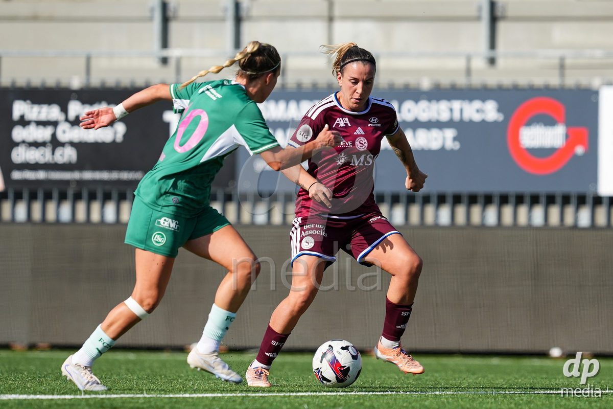 WIL, SWITZERLAND - OCTOBER 4: Gloria Marinelli of Servette FC Chenois FeminiJulia Ruf of FC St. Gallen(R) battles for the ball during the AXA Women's Super League match between FC St. Gallen 1879 and Servette FC Chenois Feminin at Lidl Sportpark on October 4, 2026 in Wil, Switzerland.