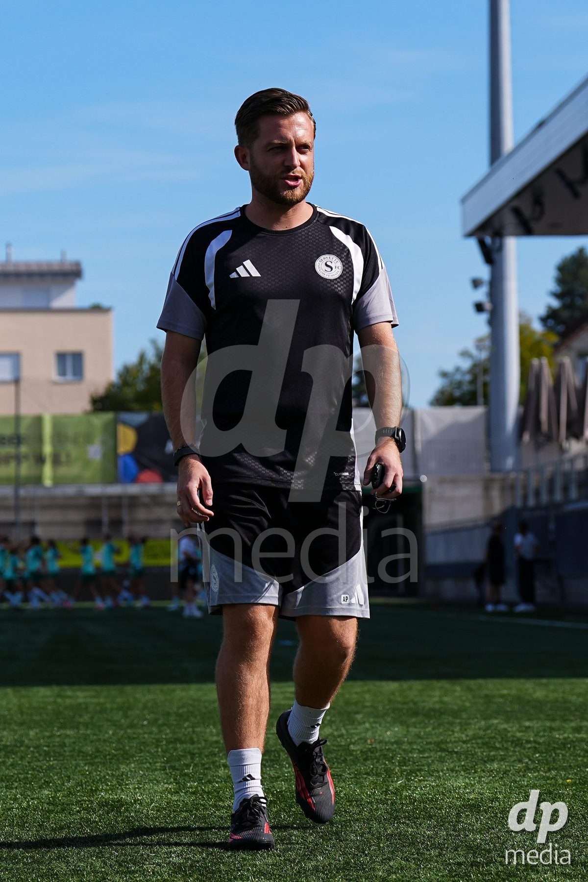 WIL, SWITZERLAND - OCTOBER 4: Antoine Poignant of Servette during the AXA Women's Super League match between FC St. Gallen 1879 and Servette FC Chenois Feminin at Lidl Sportpark on October 4, 2026 in Wil, Switzerland.