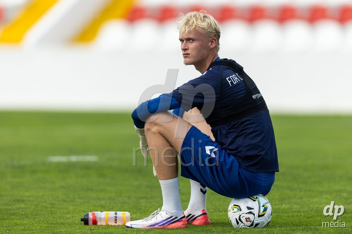 SANTAREM, PORTUGAL - OCTOBER 3: Anton Hangaardduring warming before the International Friendly match between Denmark U16 and Turkiye U16 at Campo Cha das Padeiras on October 3, 2026 in Santarem, Portugal.