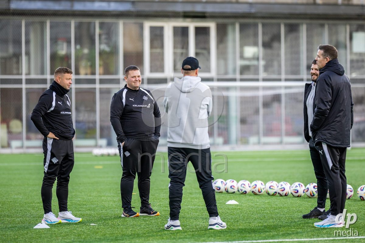 TORSHAVN, FAROE ISLANDS - OCTOBER 6: Staff from Iceland during the UEFA European Qualifiers match between Faroe Islands U21 and Iceland U21 at Torsvollur on October 6, 2026 in Torshavn, Faroe Islands.