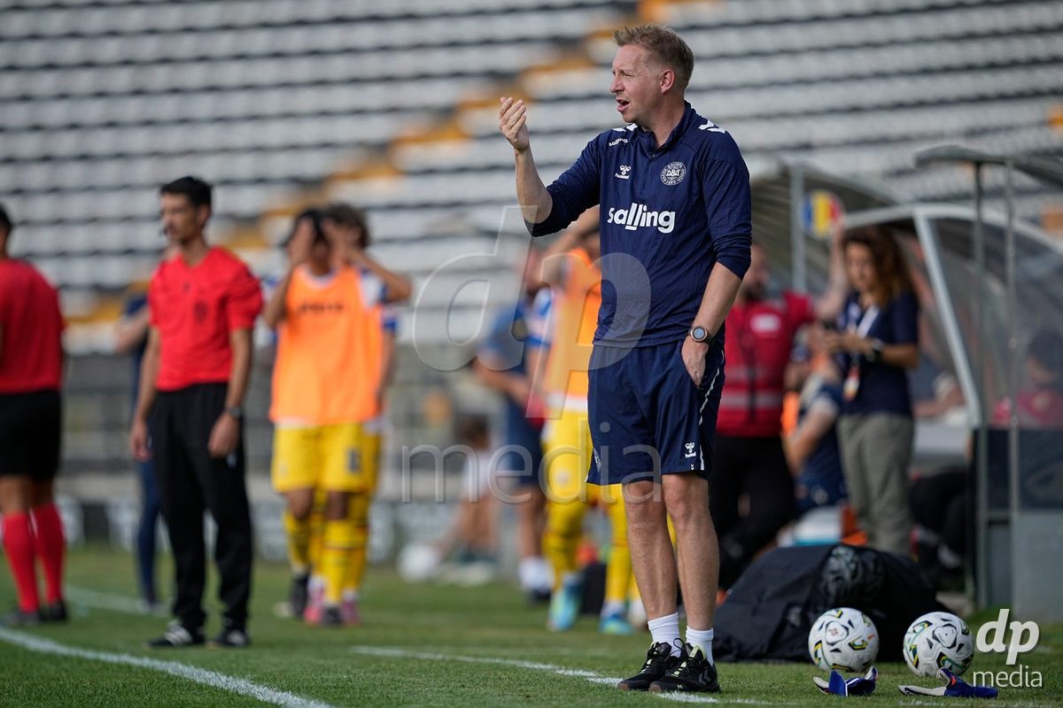 CALDAS DA RAINHA, PORTUGAL - OCTOBER 6: Morten Corlin, Head Coach of Denmark during the International Friendly match between Romania U16 and Denmark U16 at Campo da Mata on October 6, 2026 in Caldas da Rainha, Portugal.
