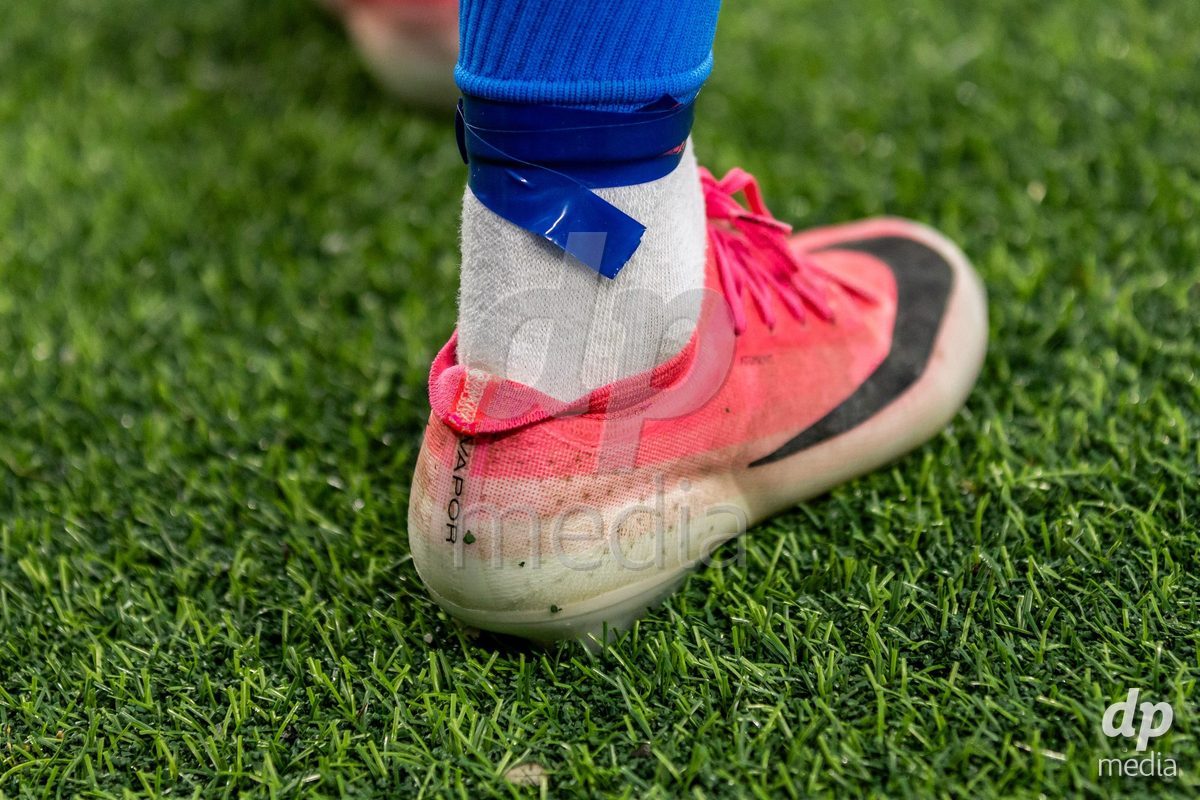 TORSHAVN, FAROE ISLANDS - OCTOBER 6: shoes of Daníel Freyr Kristjánsson of Iceland during the UEFA European Qualifiers match between Faroe Islands U21 and Iceland U21 at Torsvollur on October 6, 2026 in Torshavn, Faroe Islands.
