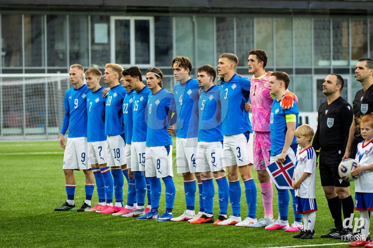 TORSHAVN, FAROE ISLANDS - OCTOBER 6: Iceland's national anthem during the UEFA European Qualifiers match between Faroe Islands U21 and Iceland U21 at Torsvollur on October 6, 2026 in Torshavn, Faroe Islands.