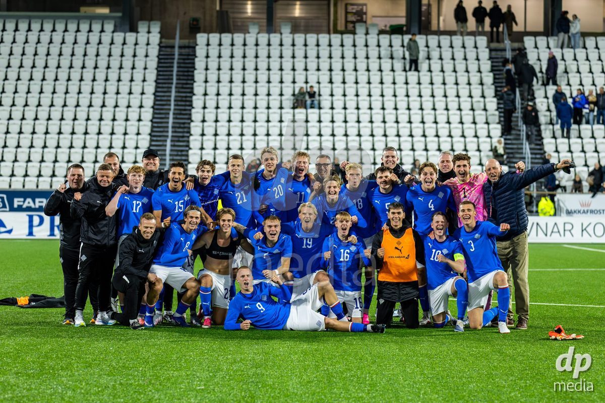 TORSHAVN, FAROE ISLANDS - OCTOBER 6: players of Iceland and staff during the UEFA European Qualifiers match between Faroe Islands U21 and Iceland U21 at Torsvollur on October 6, 2026 in Torshavn, Faroe Islands.