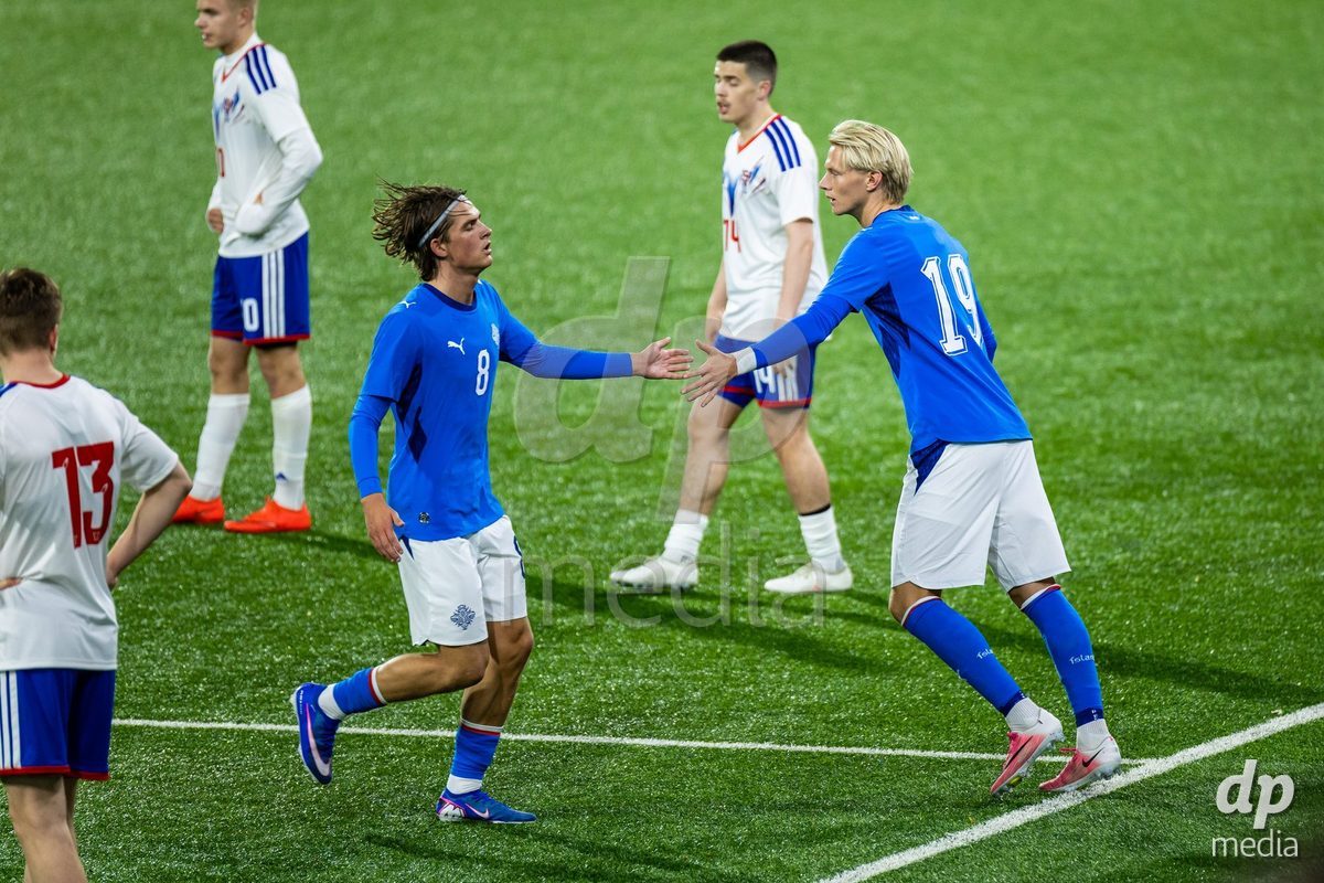 TORSHAVN, FAROE ISLANDS - OCTOBER 6: Galdur Guðmundsson of Iceland and Stígur Diljan Þórðarson during the UEFA European Qualifiers match between Faroe Islands U21 and Iceland U21 at Torsvollur on October 6, 2026 in Torshavn, Faroe Islands.