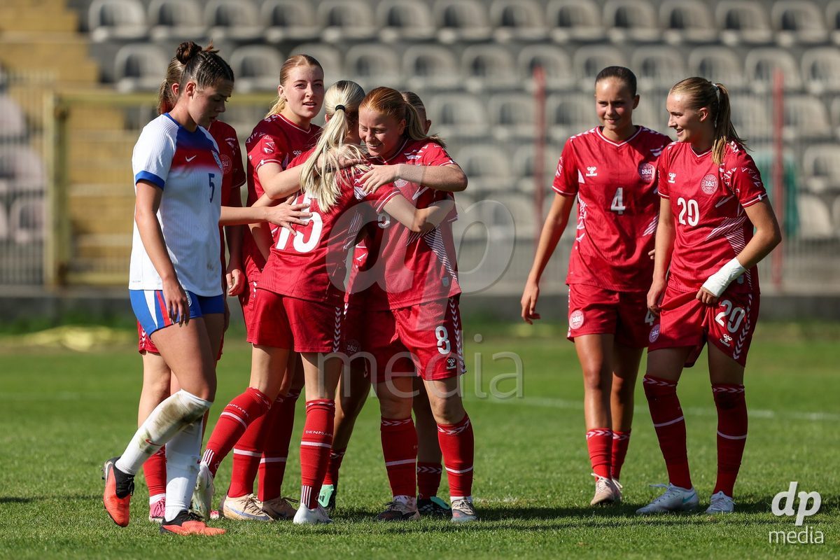 KAKANJ, BOSNIA AND HERZEGOVINA - OCTOBER 7: Niamh Peacock, Asta Kynde, Alberte Mott, Nikoline Nielsen and Frederikke Ludvigsen of Denmark during the UEFA Womens European Under-19 Qualifier match between England and Denmark at Mladost Stadium on October 7, 2026 in Kakanj, Bosnia and Herzegovina.