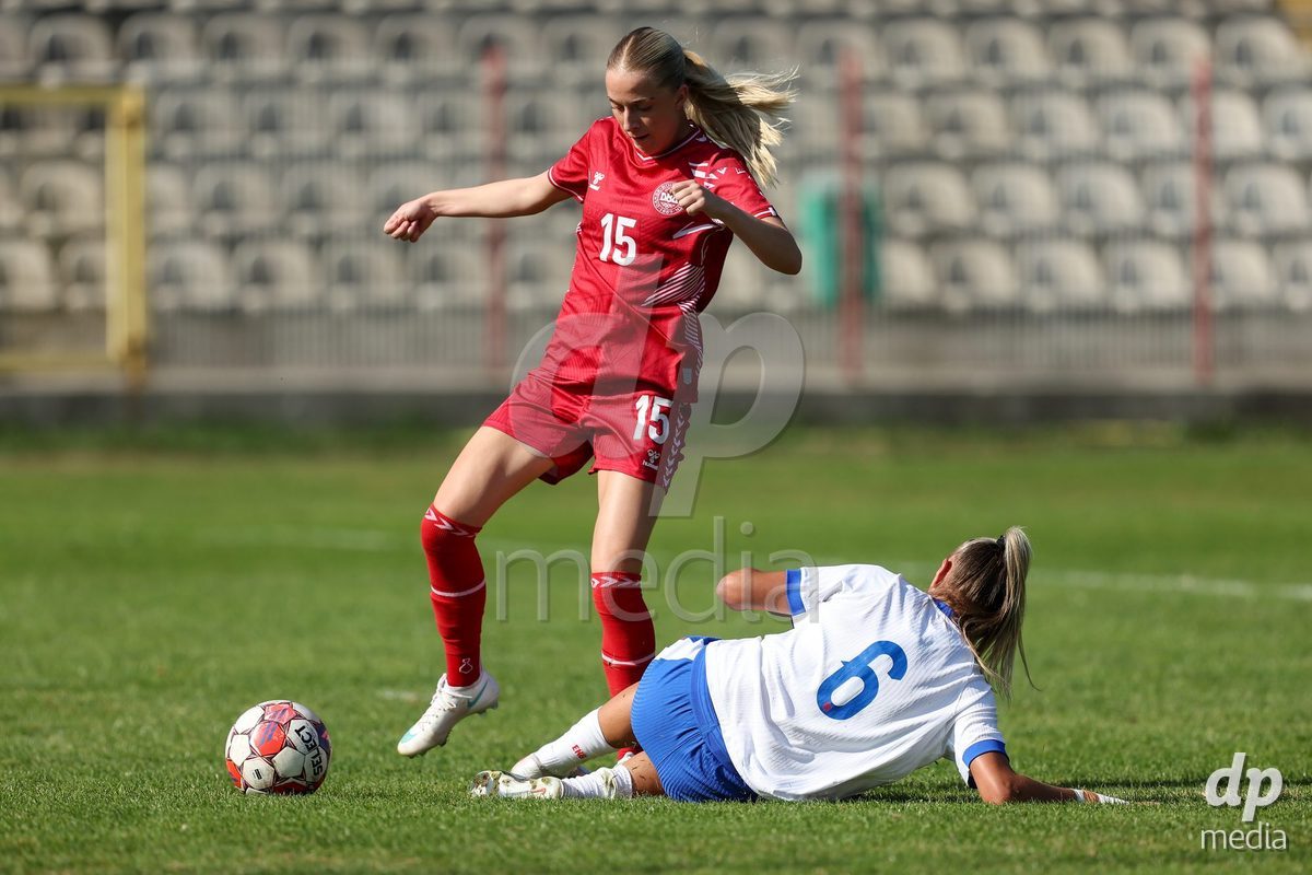KAKANJ, BOSNIA AND HERZEGOVINA - OCTOBER 7: Frederikke Ludvigsen of Denmark and Zara Bailey of England during the UEFA Womens European Under-19 Qualifier match between England and Denmark at Mladost Stadium on October 7, 2026 in Kakanj, Bosnia and Herzegovina.